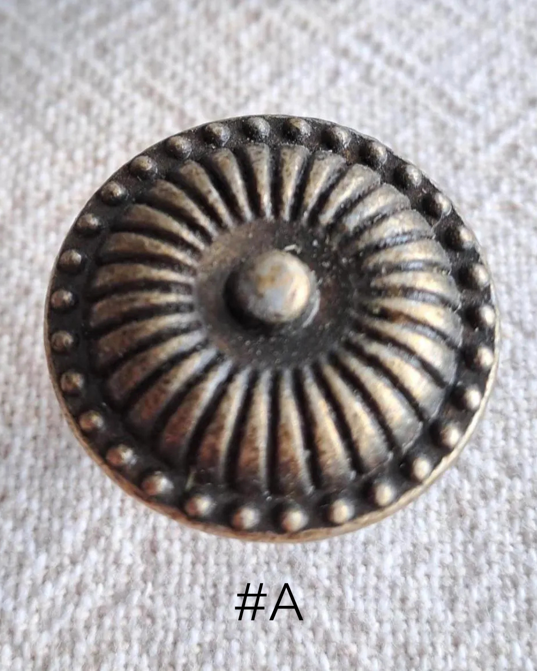 'Sawyer' Metal Knobs - Antique Bronze Finish
