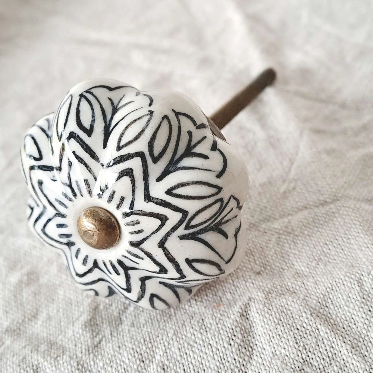 Ceramic Drawer/Cabinet Knob - Vintage Floral - Black/White