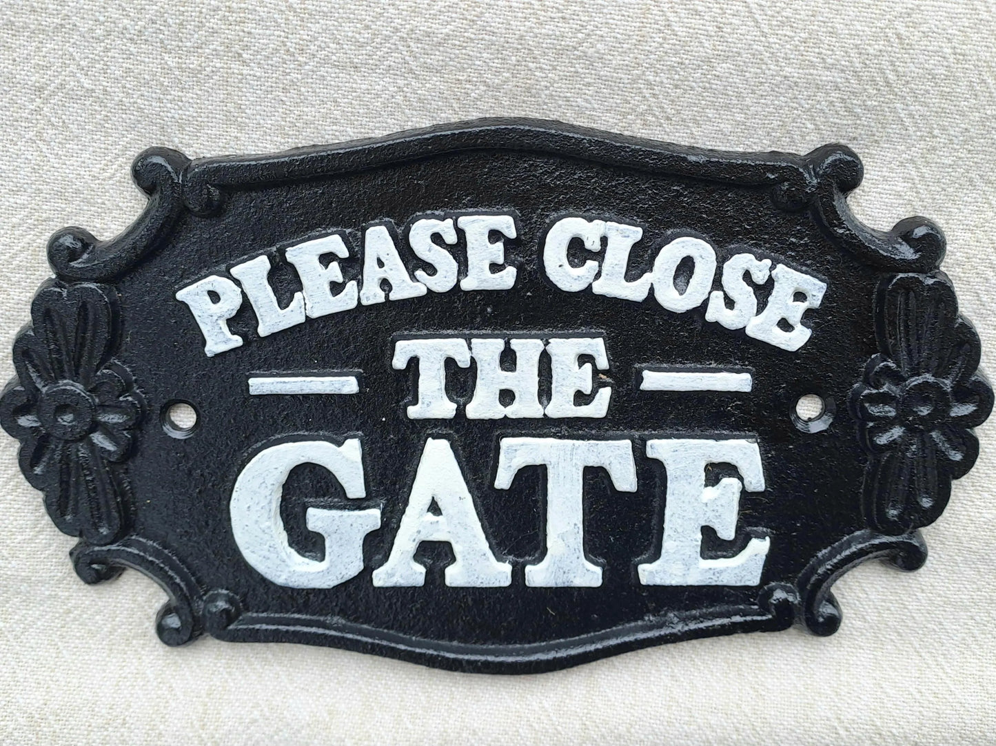'PLEASE CLOSE THE GATE' Cast Iron Sign